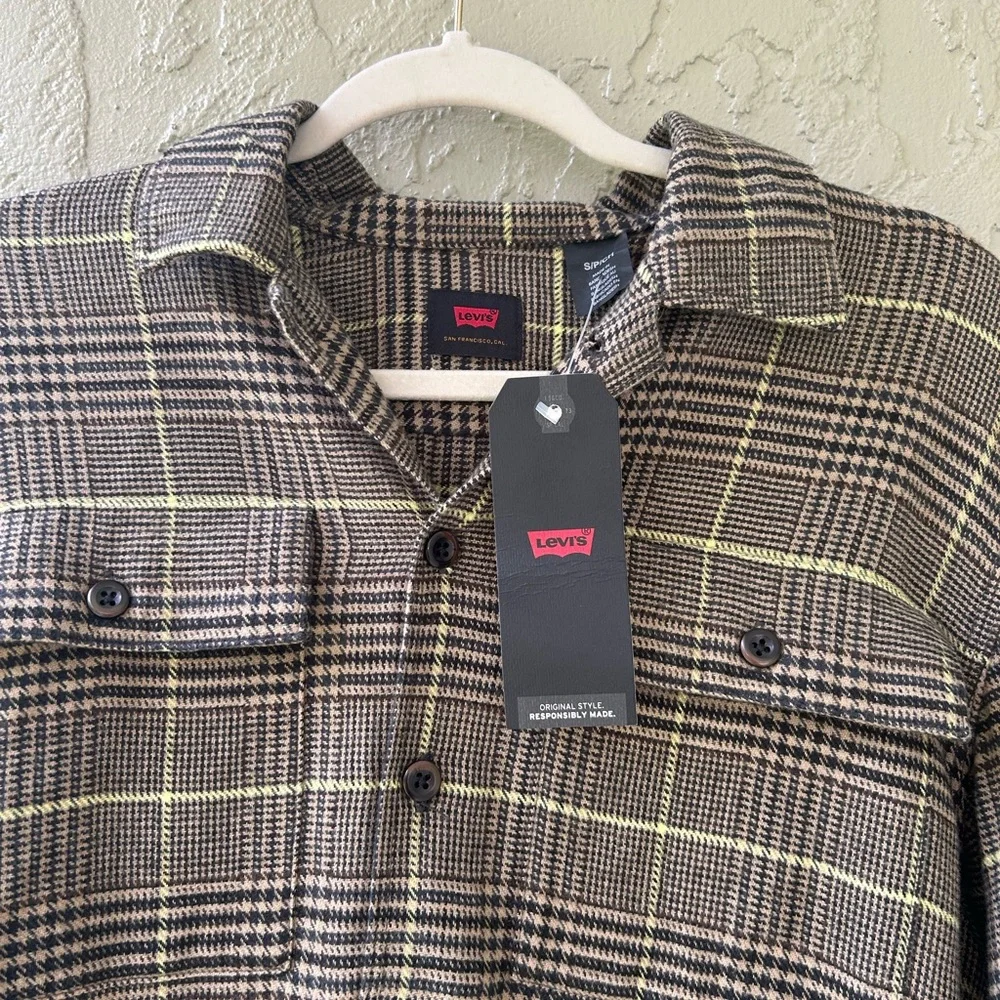 men's Levi's Flannel Shirt - Picture 2 of 4